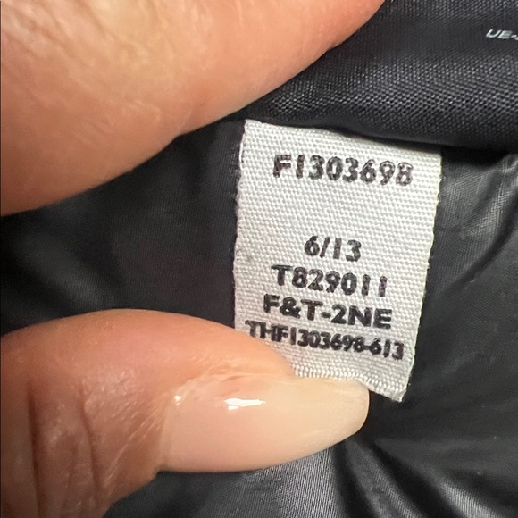 Tommy Hilfiger Plaid Wool-Blend Coat w/ Zip Insert Boys XL/Men S/Women's M As-Is - Picture 5 of 8